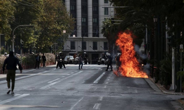 Μαθητικό συλλαλητήριο: Σοβαρά επεισόδια - Κανονικά η κυκλοφορία στο κέντρο