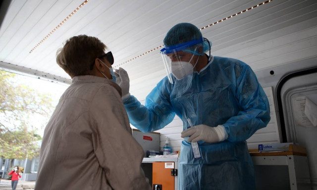 Κορονοϊός: Πόσα κρούσματα Covid-19 βρέθηκαν στη Νέα Σμύρνη;