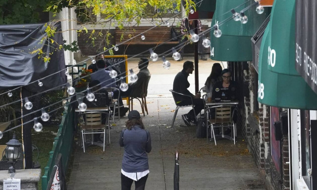 Κορονοϊός: Εφιαλτικό σενάριο! Τουλάχιστον 500.000 θάνατοι μέχρι τον Φεβρουάριο