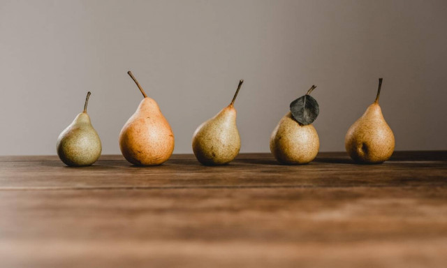 Γλυκό χωρίς μίξερ - Έχετε αχλάδια; Φτιάξτε μια τάρτα (vid)
