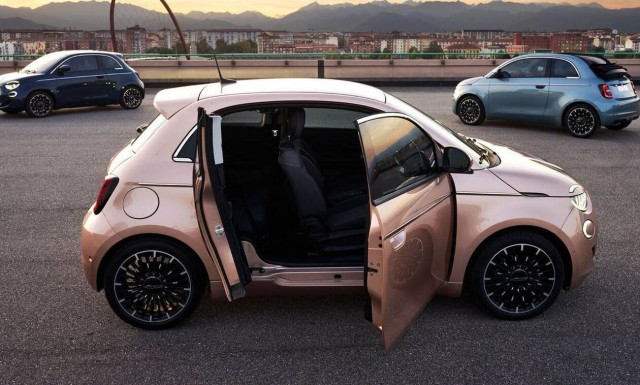 Fiat: Tο 500 Electric 3+1 που απέκτησε μια ακόμα πόρτα- Βασική έκδοση η Action με πιο μικρή μπαταρία