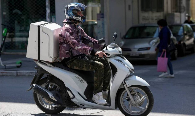 Κορονοϊός - Απαγόρευση κυκλοφορίας: Αλαλούμ με το take away - Τι θα ισχύει τις βραδινές ώρες