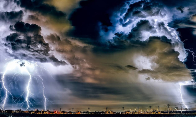 Καιρός: Βροχές και ισχυρές καταιγίδες την Κυριακή – Ποιες περιοχές θα χτυπήσουν τα φαινόμενα