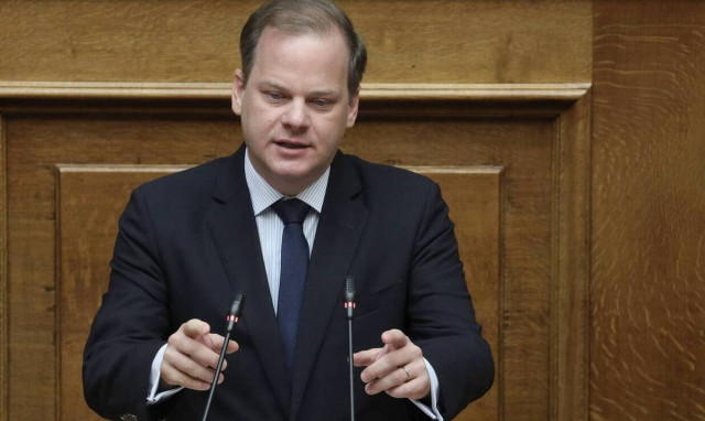 Πρόταση μομφής - Καραμανλής: Στις αστικές συγκοινωνίες, ο ΣΥΡΙΖΑ δεν έκανε ούτε μία πρόσληψη