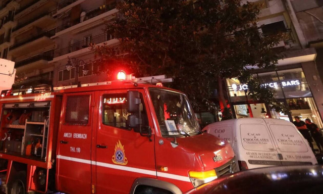 Φωτιά ΤΩΡΑ σε εστιατόριο στη Γλυφάδα 