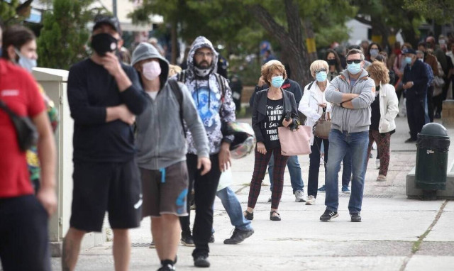 Κορονοϊός - Κρούσματα: Στη δίνη ξανά Αττική και Θεσσαλονίκη - «Καμπανάκι» για άλλες 3 περιοχές