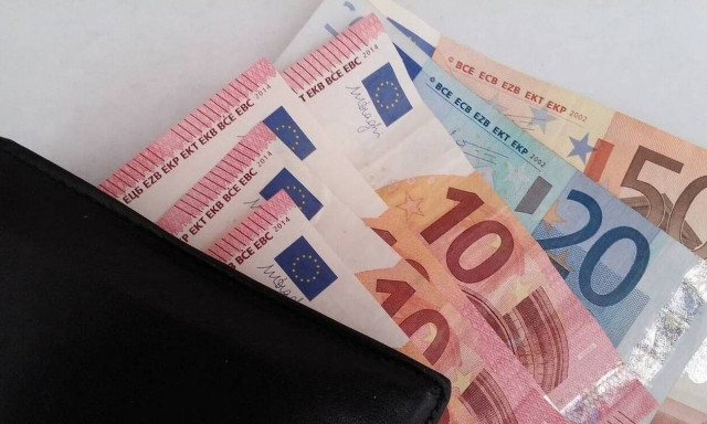 Δώρο Χριστουγέννων: Πόσα θα λάβουν όσοι τέθηκαν σε αναστολή εργασίας - Πώς υπολογίζεται