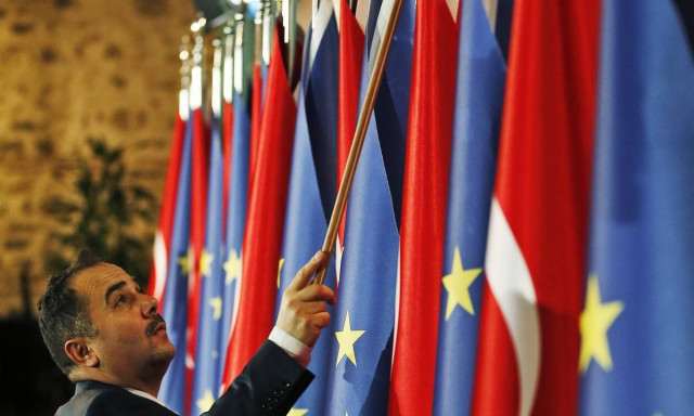 Κομισιόν για Τουρκία: «Αν συνεχίσει τις προκλήσεις, θα πρέπει να σκεφτούμε τι θα κάνουμε»