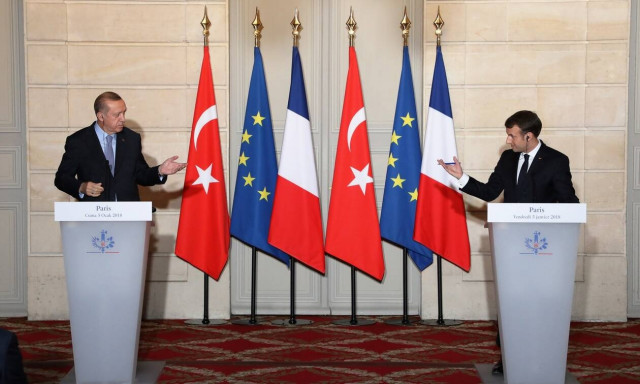 Γαλλική επανάσταση κατά του Ισλάμ: Ο Μακρόν «σβήνει» τον Ερντογάν – Η αμηχανία της Μέρκελ