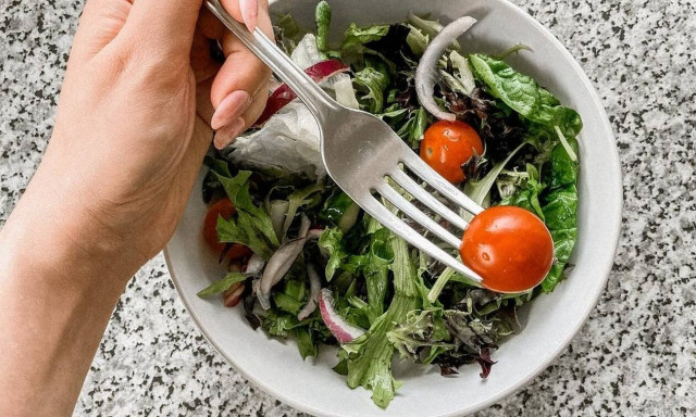 Τρία πράσινα λαχανικά που σας κρατούν σε φόρμα 