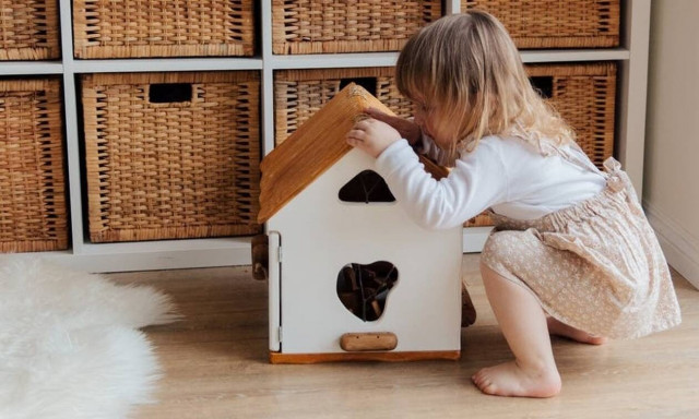 Τι να κάνετε όταν το νήπιο πετάει πράγματα 