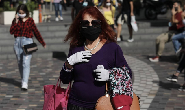 Κορονοϊός - Κρούσματα σήμερα: Πάνω από 2.500 στα τέλη Νοεμβρίου - Εφιαλτική πρόβλεψη Λινού