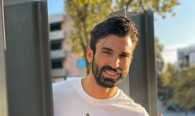 Ηλίας Γκότσης: Γιόρτασε τα γενέθλιά του και μας αποκάλυψε το σπίτι του