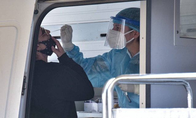 Κορονοϊός: «Κοκκίνισαν» Γιάννενα και Σέρρες - Ποια μέτρα θα ισχύουν από την Πέμπτη (29/10)