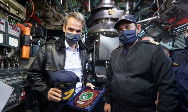 Στο υποβρύχιο «Κατσώνης» ο Κυριάκος Μητσοτάκης: «Είστε οι αόρατες και αθόρυβες ασπίδες μας»