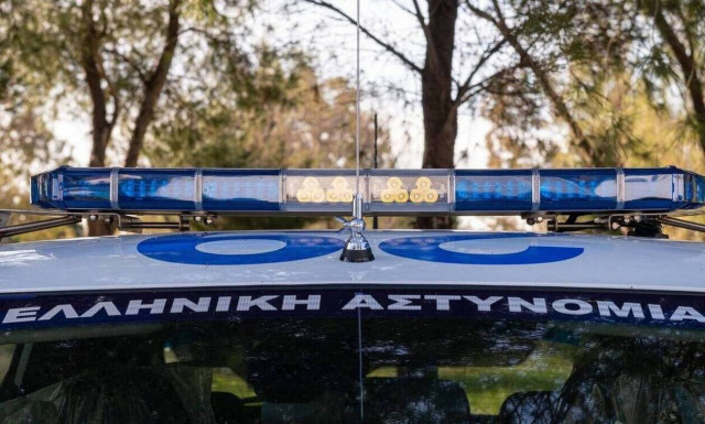 Κρήτη: Η έρευνα της ΕΛ.ΑΣ. αποκάλυψε «θησαυρό» - Ο έλεγχος για όπλα έβγαλε... ευρώ