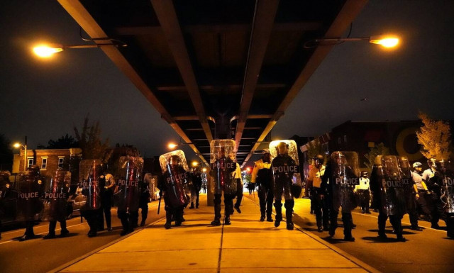 ΗΠΑ: Απαγόρευση της κυκλοφορίας στη Φιλαδέλφεια έπειτα από δύο νύχτες ταραχών