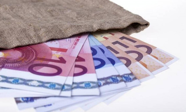 Μπαράζ πληρωμών τις επόμενες ημέρες: Ποιοι θα δουν χρήματα στους λογαριασμούς τους