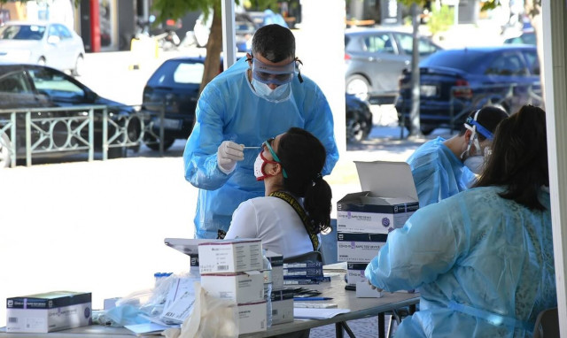 Κορονοϊός: Ποιες περιοχές περνούν από το «πράσινο» στο «κίτρινο»