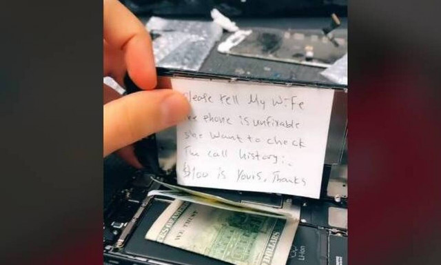 Έκρυψε 100 δολάρια στο κινητό για να μην το επισκευάσει ο τεχνικός! (video)