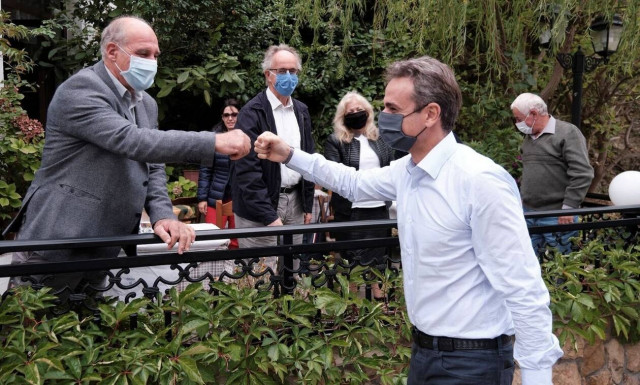 Κορονοϊός: Επιβολή καθολικού και ελεγχόμενου lockdown τώρα για να κάνουμε Χριστούγεννα αύριο