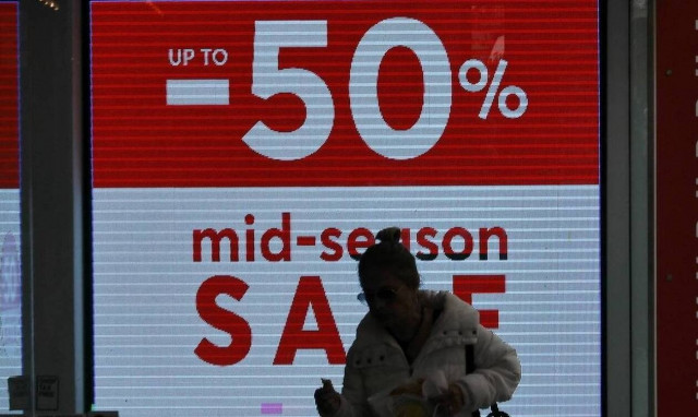 Ενδιάμεσες εκπτώσεις 2020: Ανατροπή λόγω κορονοϊού - Αυτές είναι οι αλλαγές