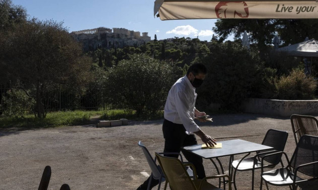 Μίνι lockdown σε Αττική και Βόρεια Ελλάδα - Ποιες επιχειρήσεις κλείνουν και ποιες μένουν ανοιχτές