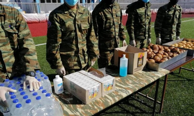 Σεισμός Σάμος: Στο πλευρό των πληγέντων ο Στρατός Ξηράς – Σκηνές, φαγητό και μέσα