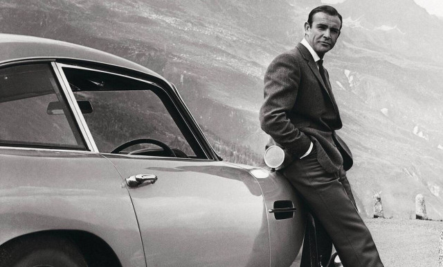 Ο Σόν Κόνερι ήταν συνδεδεμένος ως James Bond με την Aston Martin DB5 αλλά προσωπικά οδηγούσε Jensen