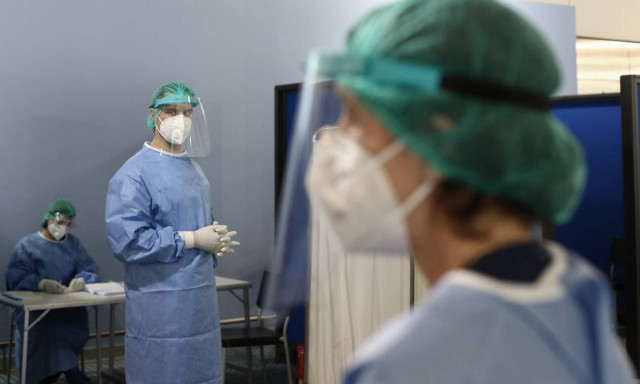 Κορονοϊός - Κρούσματα: Χάνεται ο έλεγχος στις ΜΕΘ - Δεν αντέχουν τα νοσοκομεία της Θεσσαλονίκης