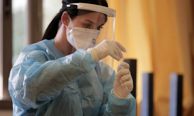 Κορονοϊός: «Έσπασε» το φράγμα των 40.000 κρουσμάτων η Ελλάδα