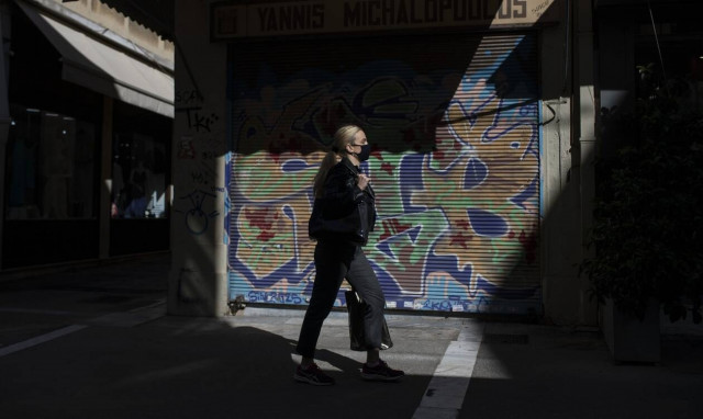 Κρούσματα σήμερα: Στο επίκεντρο η Θεσσαλονίκη με 449 νέα - Συναγερμός σε Αττική και Ροδόπη