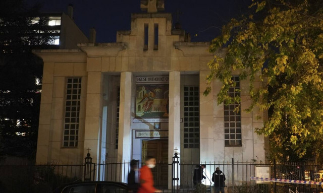 Λυών: Μάχη να κρατηθεί στη ζωή δίνει ο ελληνορθόδοξος ιερέας - «Τον περίμεναν» λέει ο ξάδελφός του