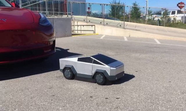 Απίθανος πιτσιρικάς: «Μετατρέπεται» σε αυτοκίνητο σαν Transformer (video)