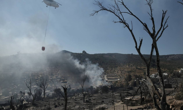 Σάμος: Φωτιά στον καταυλισμό των προσφύγων