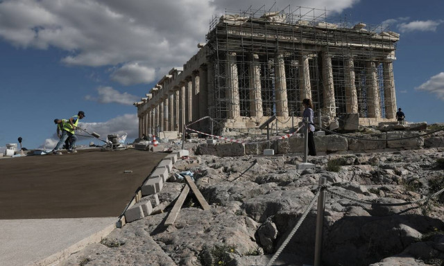 Πώς θα πηγαίνουν τα ΑμεΑ στην Ακρόπολη, με ελικόπτερο;