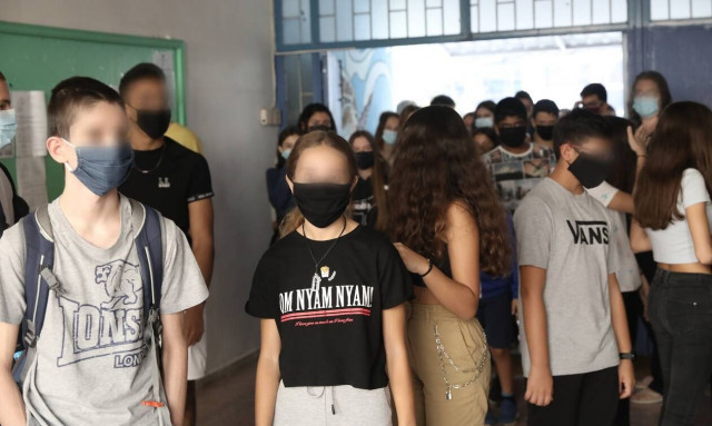 Lockdown σε Θεσσαλονίκη και Σέρρες - Δείτε με ποιο SMS θα πάτε σχολείο