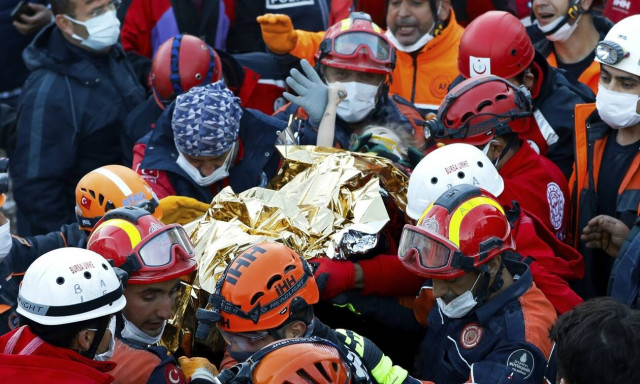 Σεισμός: Συνεχίζεται η τραγωδία στην Σμύρνη - Τουλάχιστον 85 νεκροί