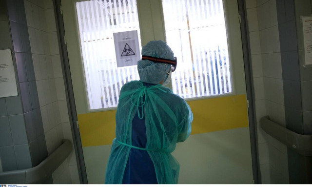 Κρούσματα σήμερα - Βατόπουλος στο Newsbomb.gr: Το εφιαλτικό σενάριο και η «ασφυξία» του ΕΣΥ