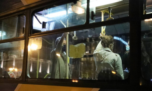 Κορονοϊός: «Μαύρη» μέρα με 2.166 νέα κρούσματα στην Ελλάδα - 169 διασωληνωμένοι