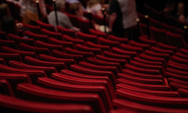 Η βαρβαρότητα του κορονοϊού και το θέατρο που… ξεχνάμε! 