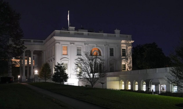 Εκλογές ΗΠΑ 2020: Συγκέντρωση δίπλα στο Λευκό Οίκο από υποστηρικτές του Μπάιντεν 