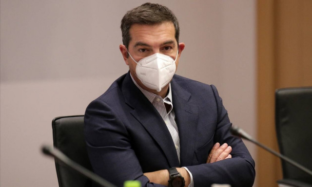 Τσίπρας κατά Μητσοτάκη: Προφανώς προτιμά το μονόλογο - Η Δημοκρατία δεν μπαίνει σε καραντίνα