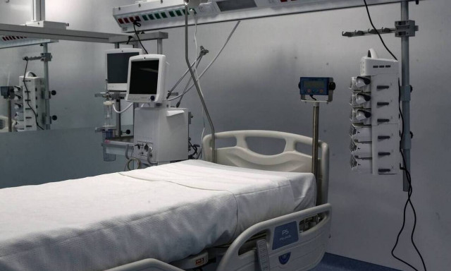 Κορονοϊός: Σε «τεντωμένο σχοινί» οι ΜΕΘ – Δείτε πόσες κλίνες απομένουν