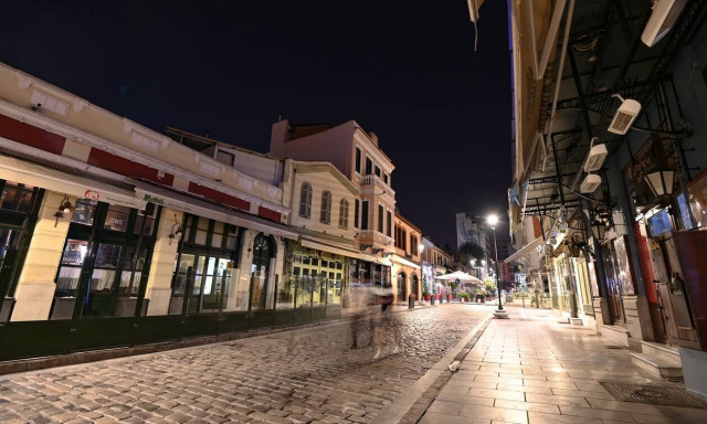 Κρούσματα σήμερα: Στην Εντατική όλη η Ελλάδα - Ποιες περιοχές «πνίγονται»