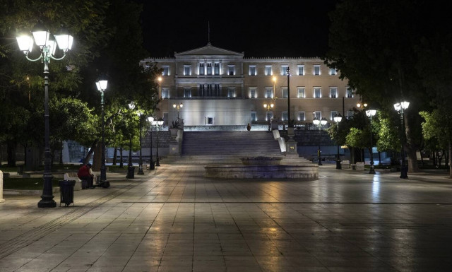 Lockdown: Έκτακτες ανακοινώσεις από Σταϊκούρα, Χαρδαλιά