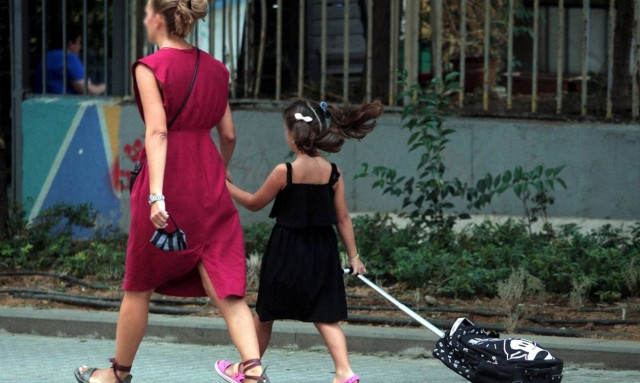 Lockdown: Πώς θα πηγαίνετε τα παιδιά στο σχολείο - Οι κωδικοί των SMS