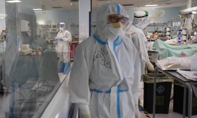 Κορονοϊός Ιταλία: Νέο αρνητικό ρεκόρ 34.505 τα νέα κρούσματα -  Υψηλός ο αριθμός των θανάτων