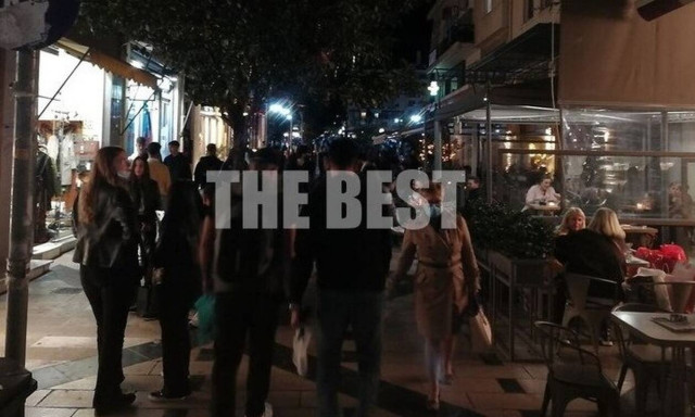 Κορονοϊός Πάτρα: «Κόλαση» σε καφέ και μπαρ πριν το lockdown (pics)