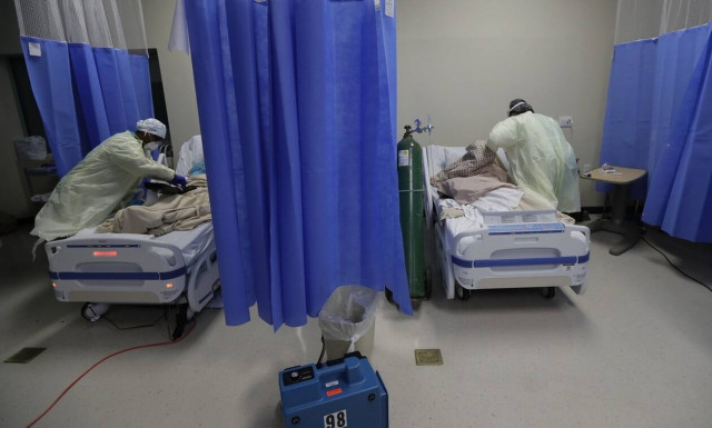 Κορονοϊός: Οι ΗΠΑ κατέγραψαν νέο παγκόσμιο ρεκόρ ημερησίων κρουσμάτων